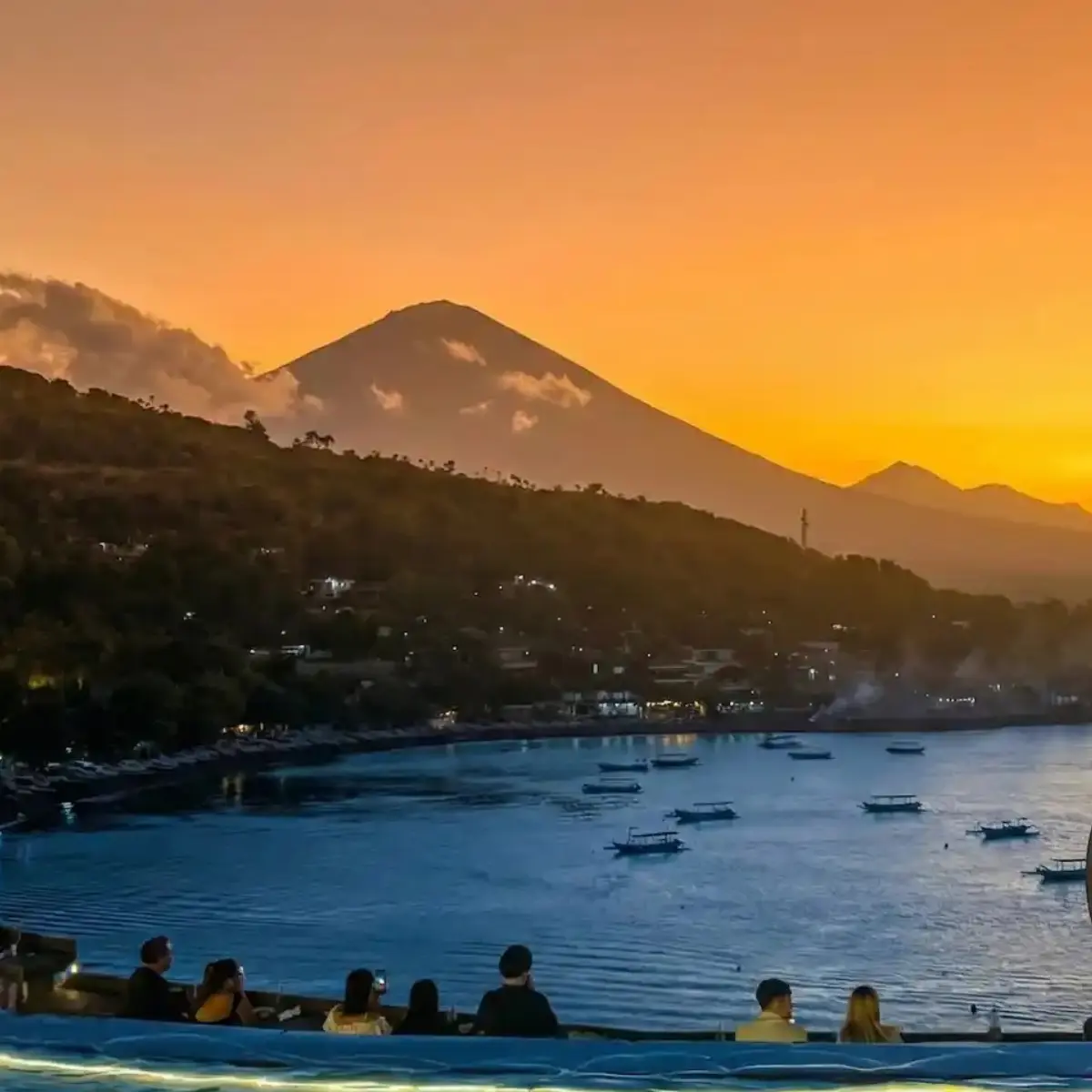 5 Daya Tarik Sunset Point Amed Bali